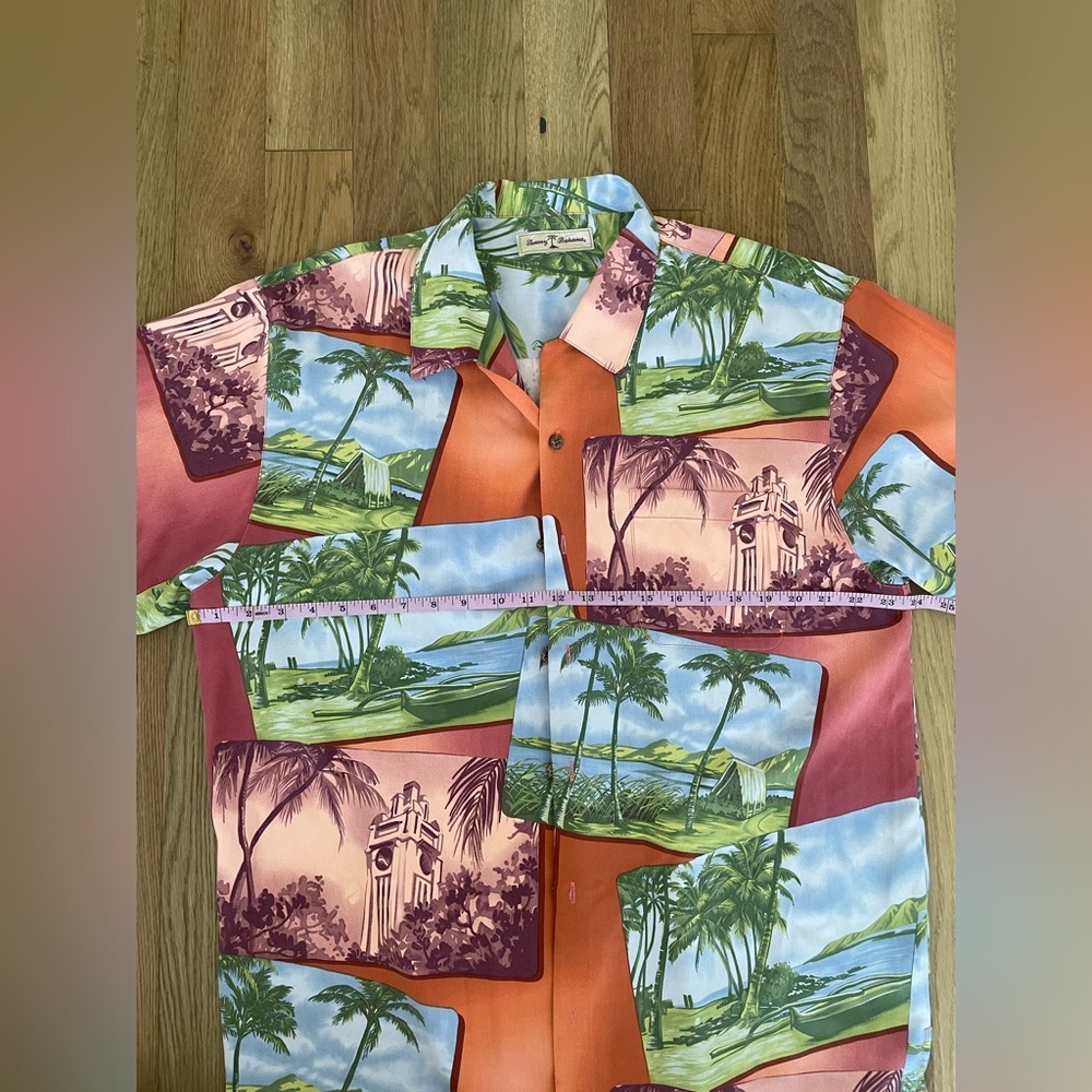 Vintage Tommy Bahama 100% Silk Camp Shirt in Orange Aloha Print - Picture 10 of 12